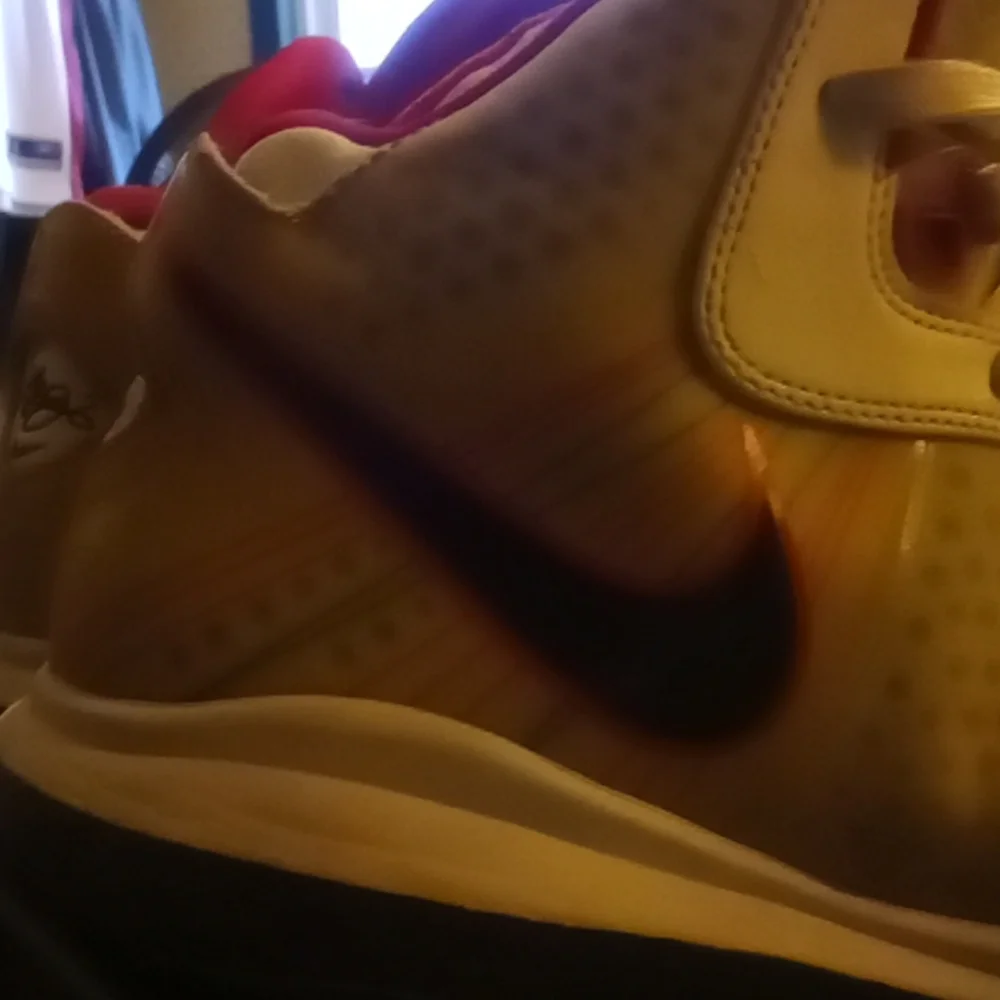 Labron 8 V2 - Picture 12 of 14